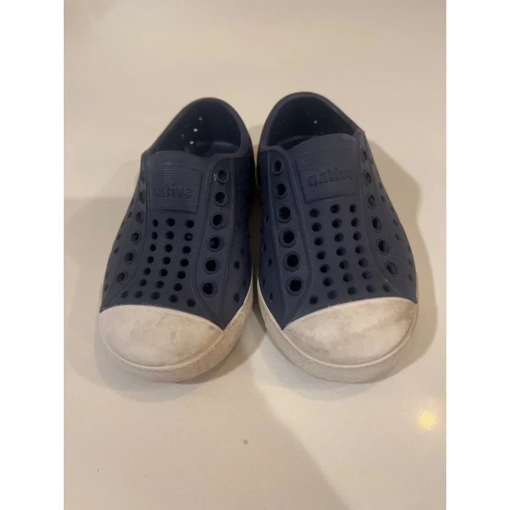 Native Kids Jefferson Slip-On Shoes Navy & White C5 Lightweight Perforated Rubbe
